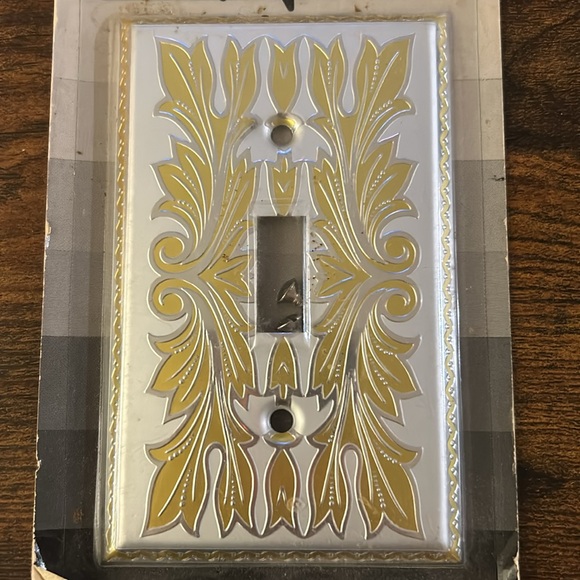 Vintage light switch covers - Picture 2 of 3